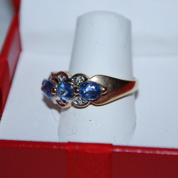 Gold and Blue Sapphire Women's Ring - Picture 3 of 12